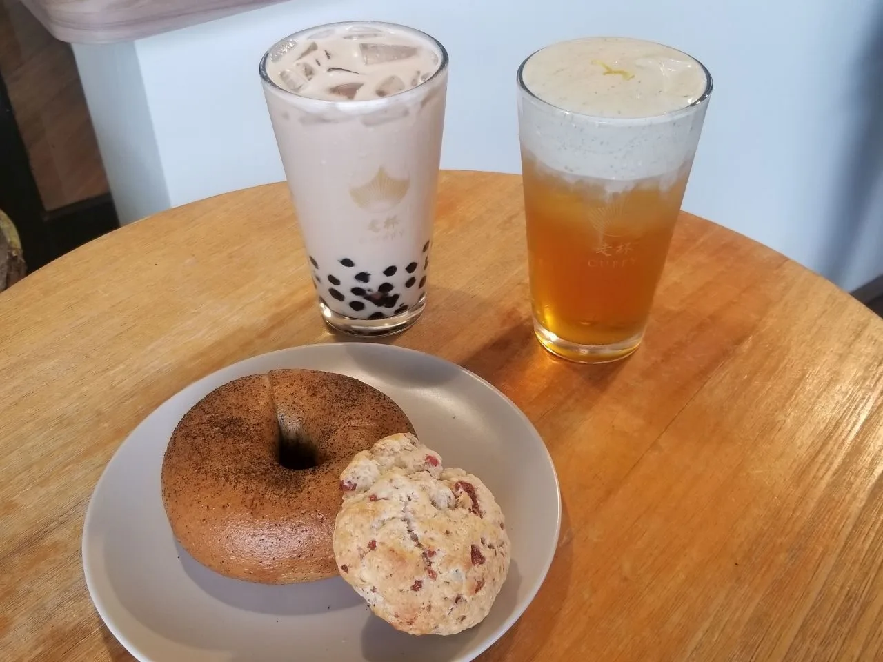 「好丘」跟「走杯 CUPFY」提供餐飲的互動購買優惠。