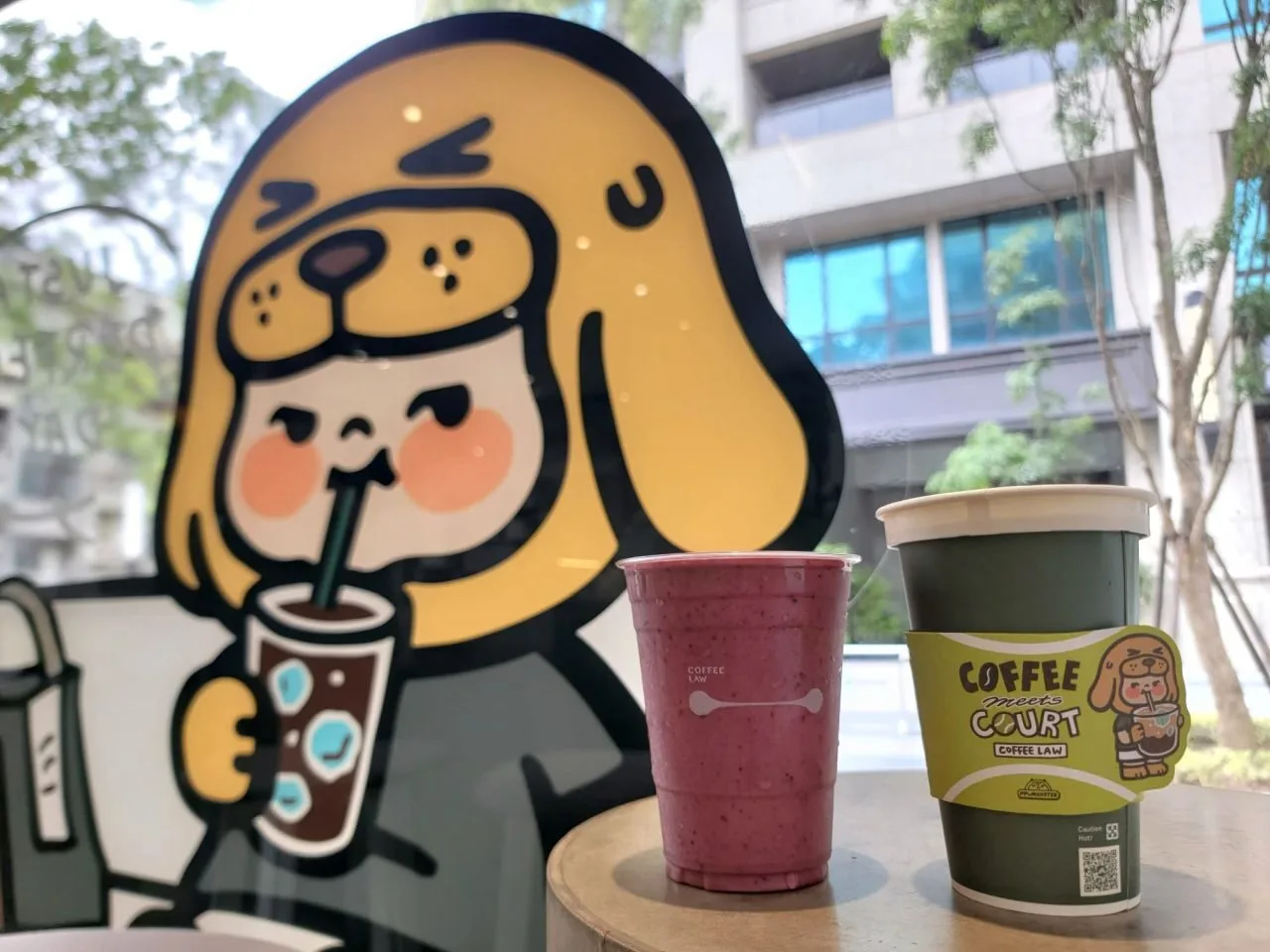 PP X MONSTER超萌狗狗化身網球員  限時現身台北COFFEE LAW咖啡店「場邊補給站」